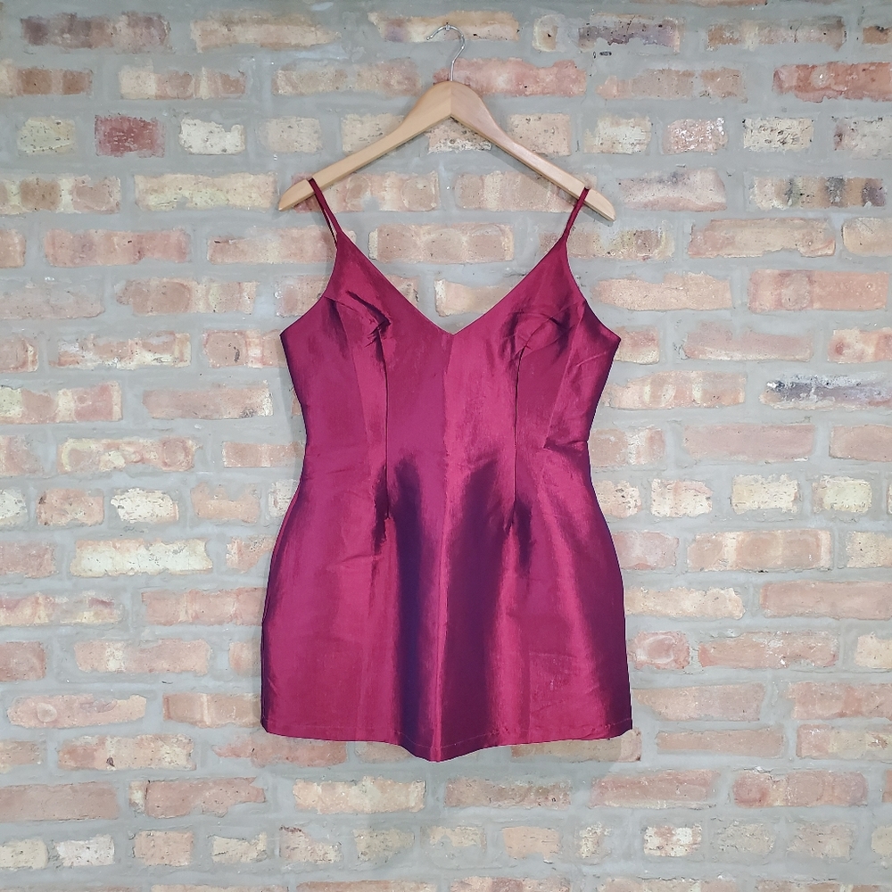🆓️BOGO🆓️ Burgundy Two Tone Iredescent Mini Dress
